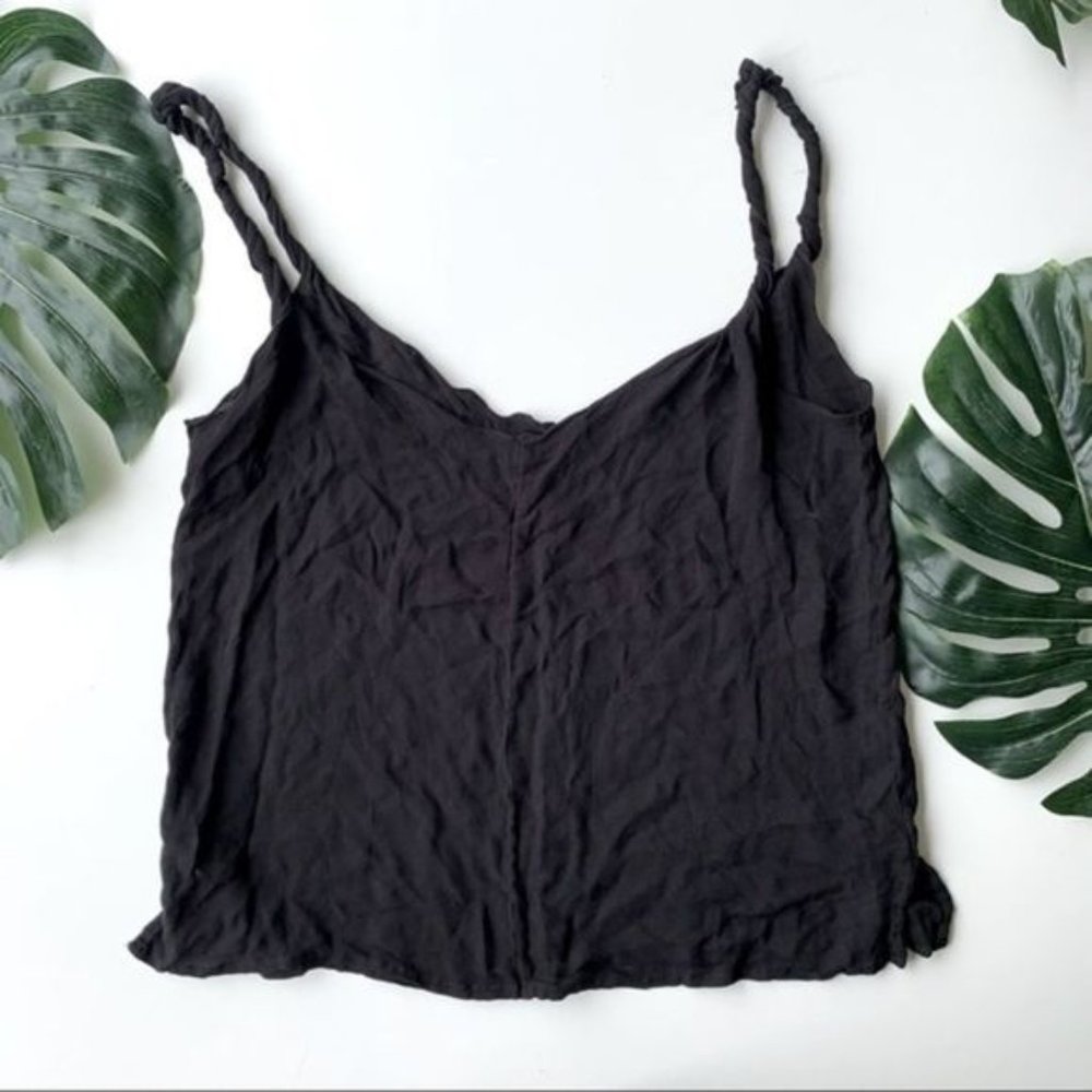 BOGO 💫🔴 Black twisted strap Soft Tank M